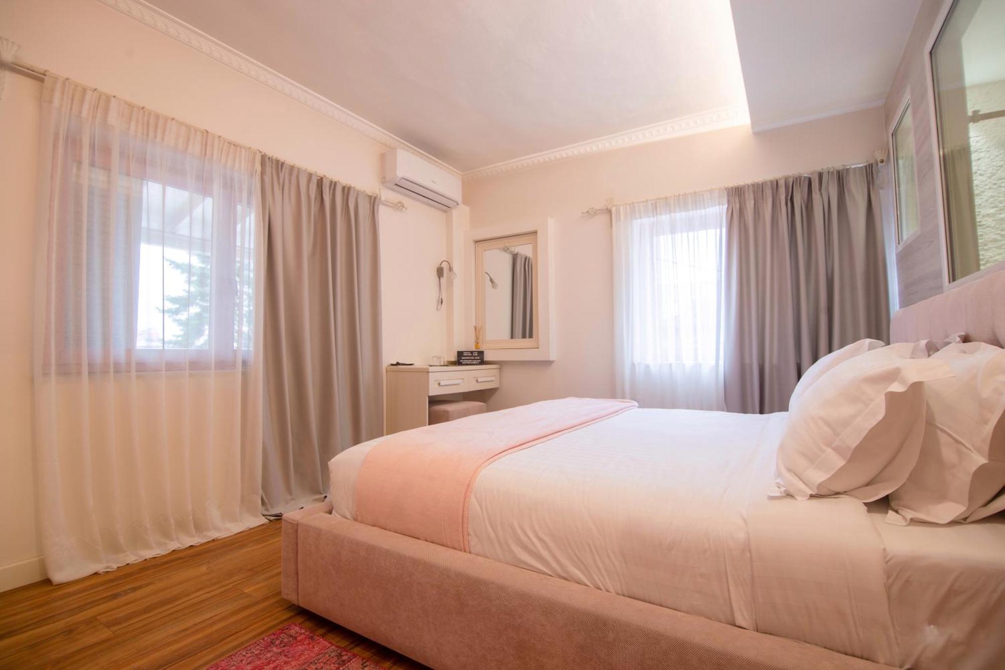 Meri Boutique Hotel Korce Værelse billede
